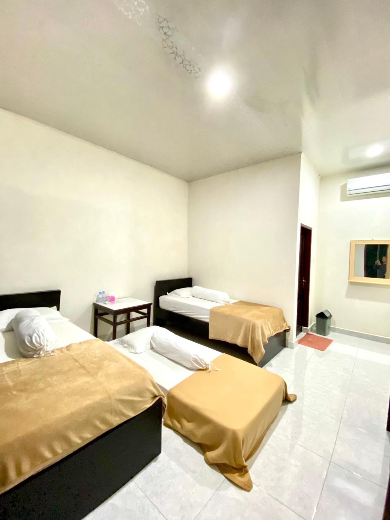 Amadeo Guest House Ratodena Bagian luar foto