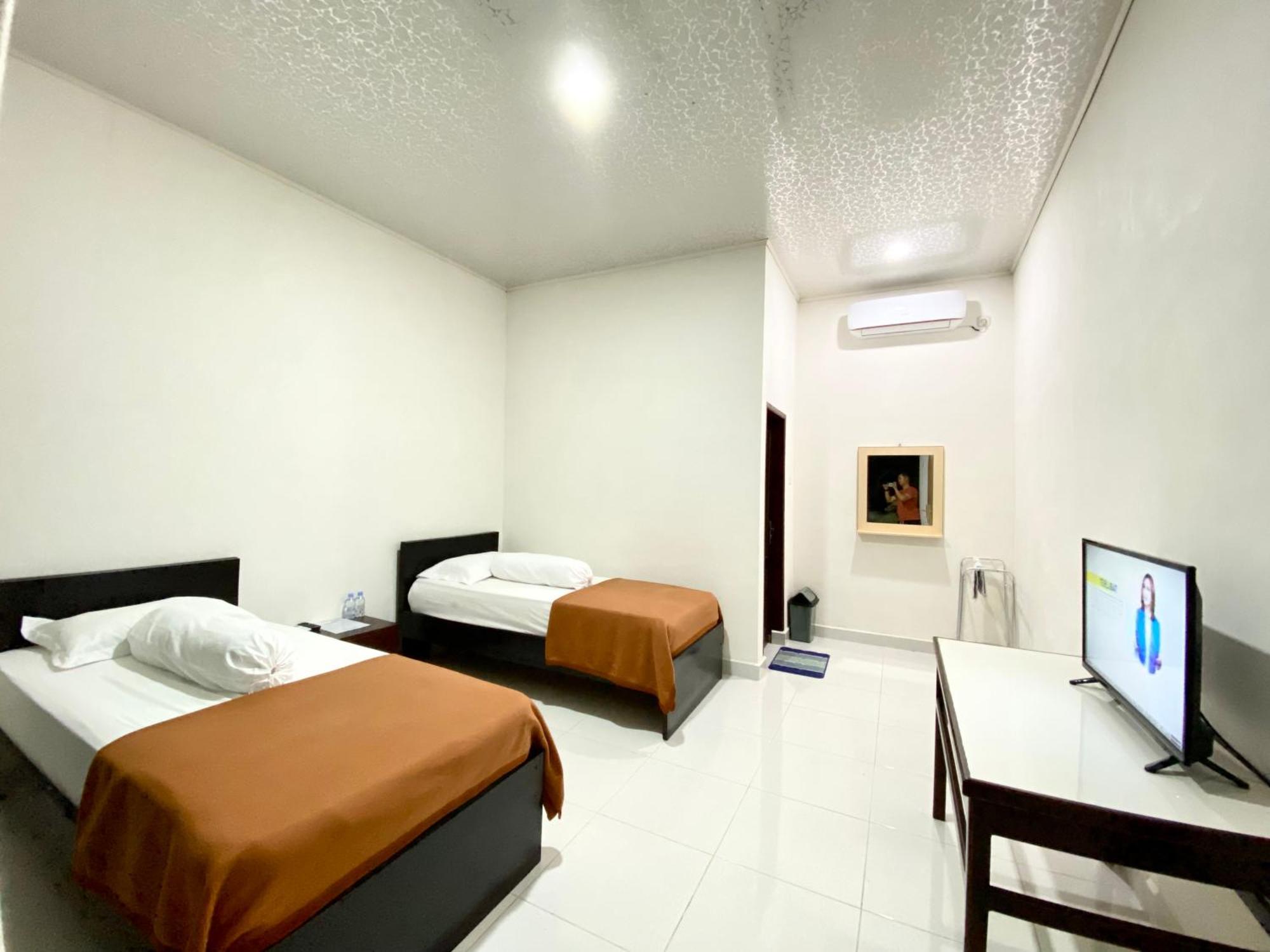 Amadeo Guest House Ratodena Bagian luar foto